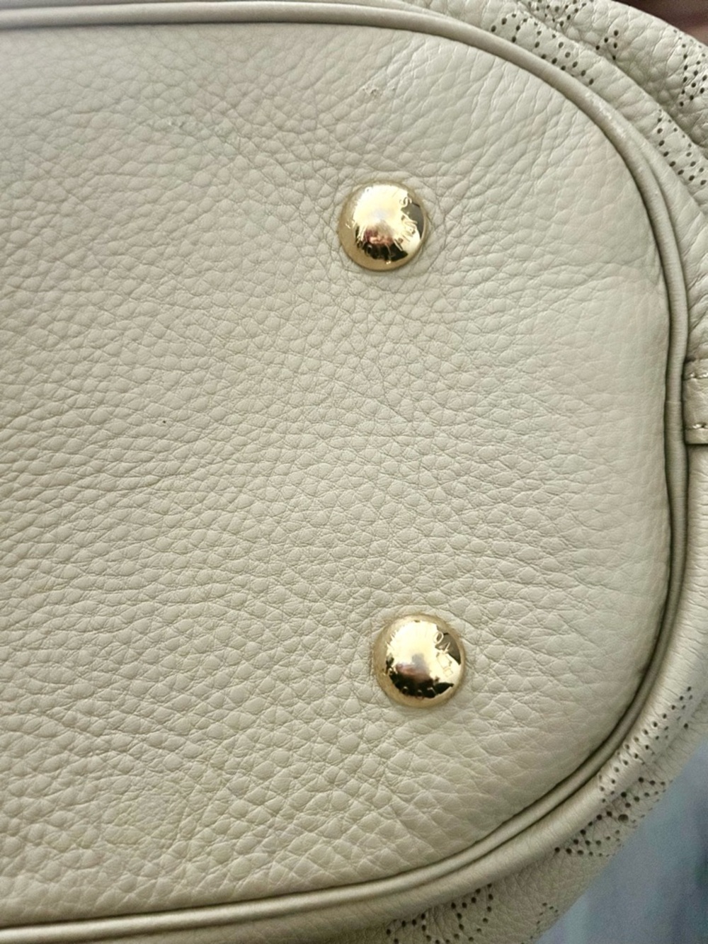 Louis Vuitton Mahina hobo - Picture 4 of 10